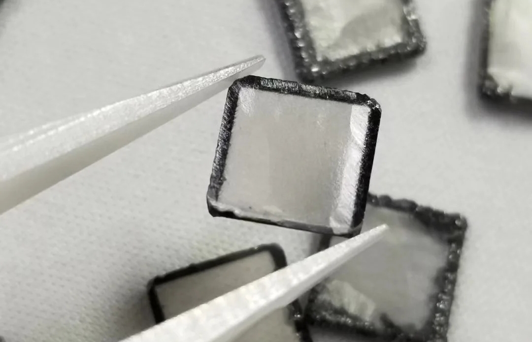 CVD-алмазы с поликристаллической «шубой»