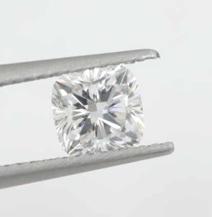 Бриллиант Лабораторный с огранкой Кушон, цвет D и чистотой VS1