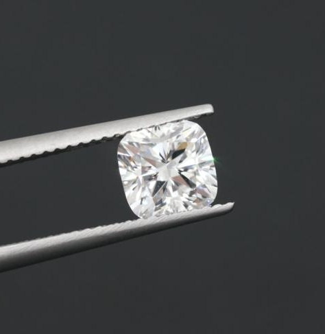 Diamante Laboratorio en forma de Cojín, color D y claridad VVS2