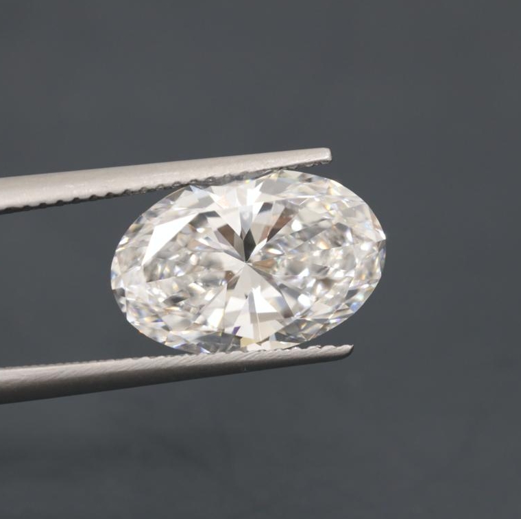 Diamond Lab-grown,  Oval, Color F, Clarity VS2
